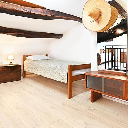 Apartman Studio Baladur Roč Exteriör bild
