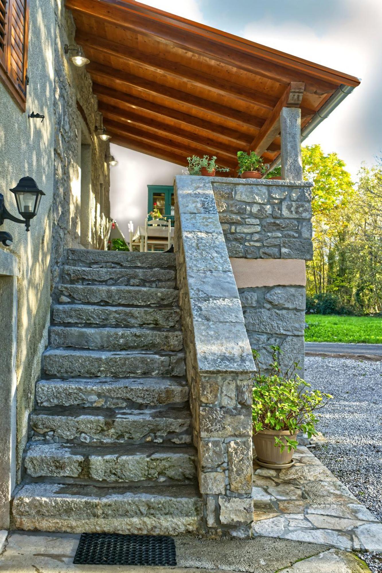 Apartman Studio Baladur Roč Exteriör bild
